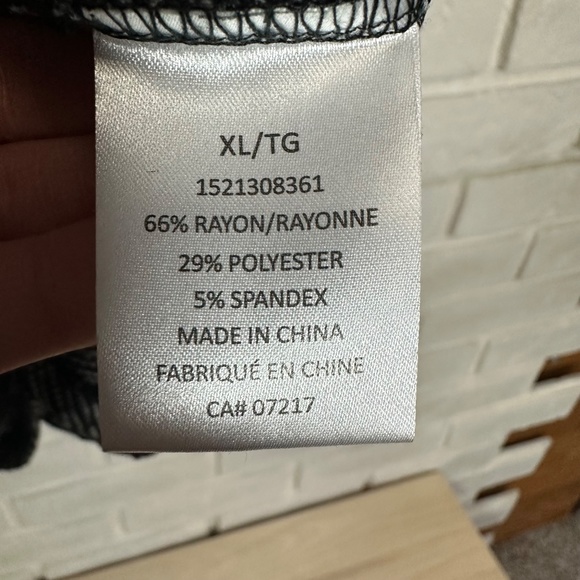 Warehouse One Cold-Shoulder Long Sleeve Knit Top with Gather Detail XL EUC - Picture 10 of 13